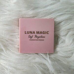 NWT Luna Magic Soft Perfection Foundation Powder, Tan, 2.8g